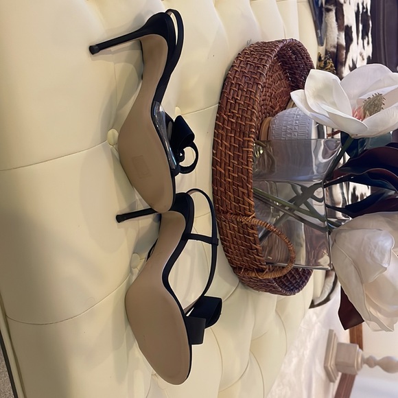 Brand new Valentino, Garavani Sandals. Size 6 - Picture 4 of 4